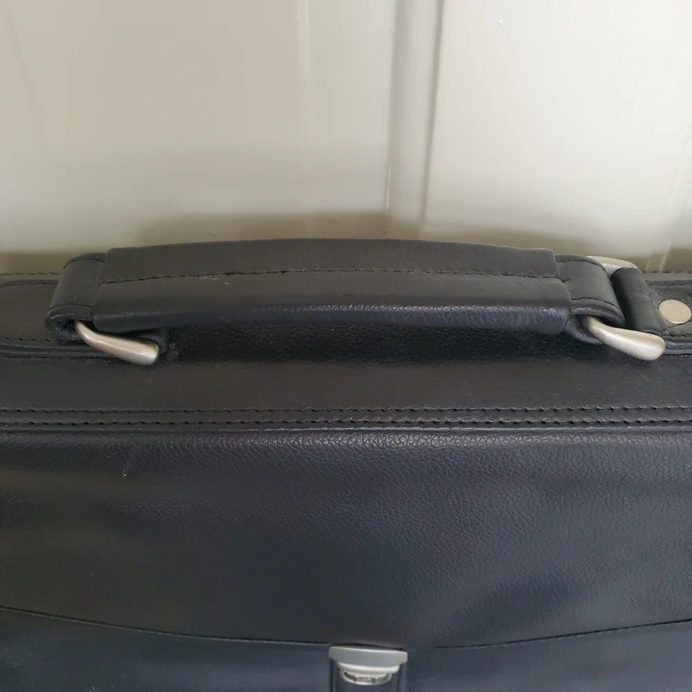 ILA Black Leather Briefcase Laptop Bag Like New Professional Office Accessory